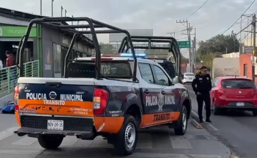 Motociclista muere tras derrapar en el carril del Mexibús en Ecatepec