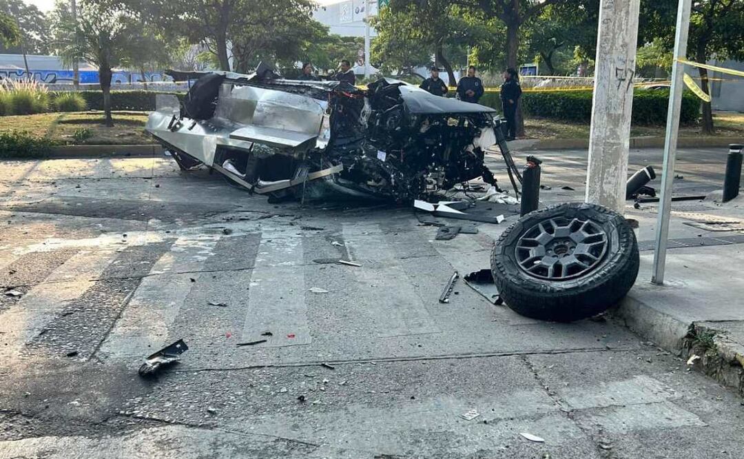 Otra Cybertruck choca y deja personas heridas, en Guadalajara