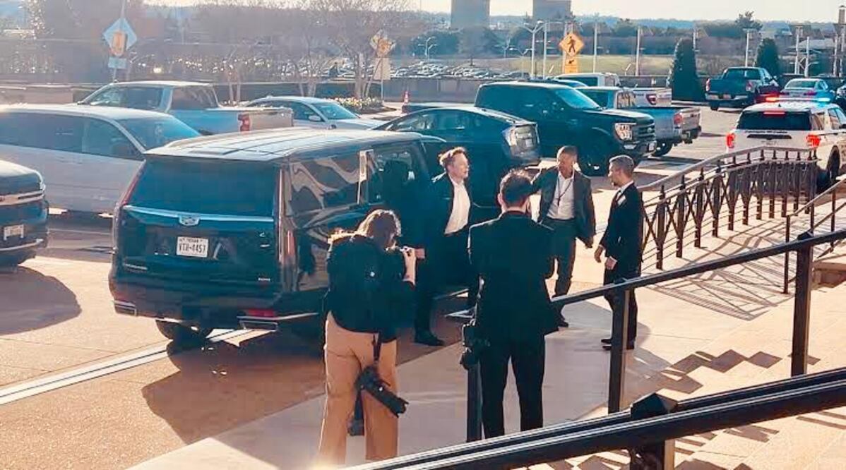 Elon Musk en el Pentágono (Foto: Reddit)