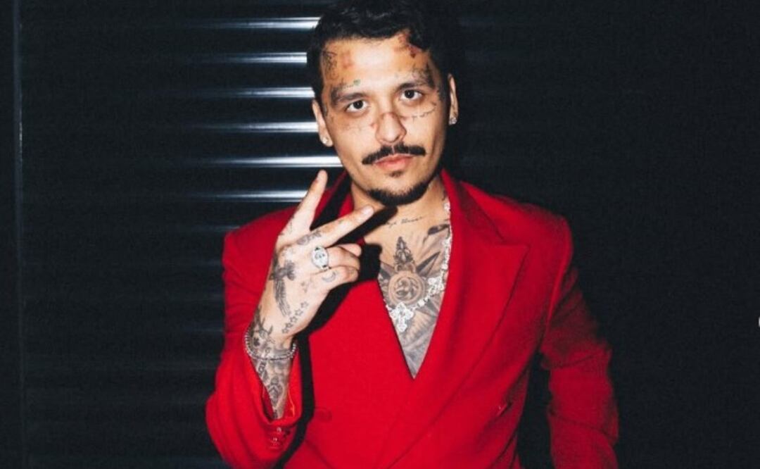 Christian Nodal en riesgo de prisión preventiva o retiro de pasaporte por presunta falsificación. Foto: (Redes Sociales)