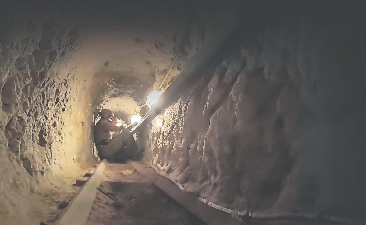 El narco cava bajo la frontera: así son los túneles por donde mueve droga, dinero y armas a EU
