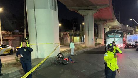 Biker termina sin pierna y otros dos mueren al estamparse en avenida Tláhuac
