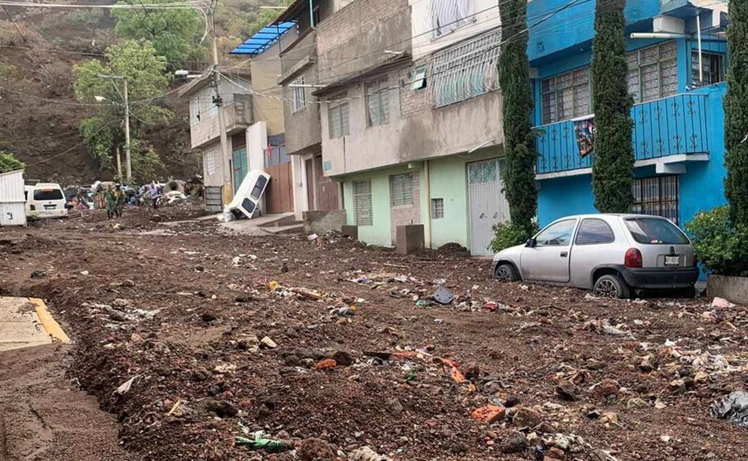 ¡La lluvia anda con todo! Lodo y basura colapsan calles en parte alta de Chimalhuacán