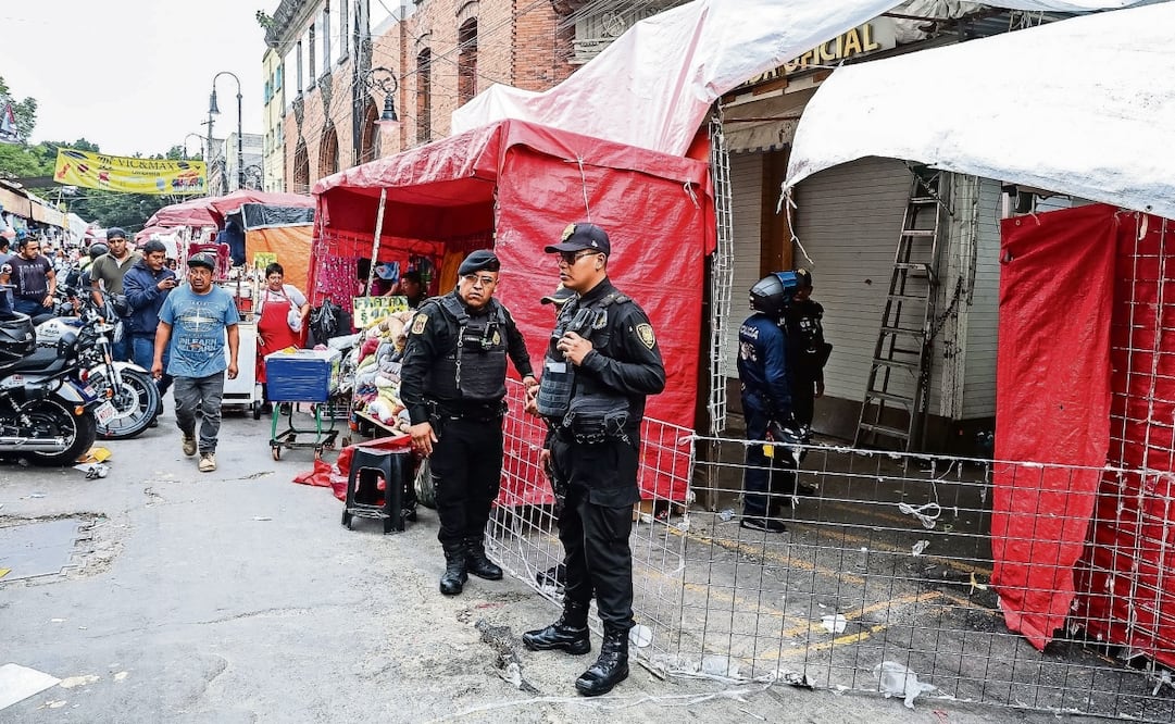 Un joven de 18 años resultó lesionado por disparos de arma de fuego en el cruce de las calles Manuel de la Peña y Peña y Callejón de Girón, en la colonia Centro, alcaldía Cuauhtémoc. Foto: Osmar Alvarado / EL GRÁFICO