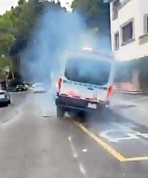 ¡De URGENCIA al MP! Chofer ebrio del IMSS arrolla a peatón y estrella ambulancia en CDMX
Foto: Especiales