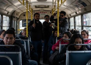 Violento asalto en Valle de Chalco obliga a pasajero a aflojar su cel ¿Detuvieron a los delincuentes?