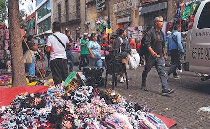 ¡Venden por sus pistolas! Ambulantes se adueñan del Centro Histórico