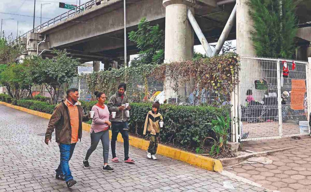 Venezolanos entre la ayuda, despreció y tranza de los vecinos alrededor del Metro Balbuena