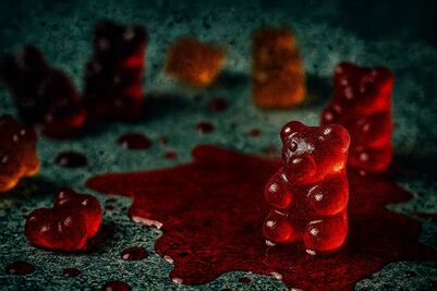 Cofepris se tardó casi un año, pero ya alista prohibición de colorante rojo para alimentos