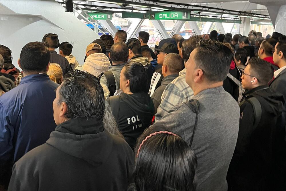 Retraso en el Metro CDMX (Foto: X)