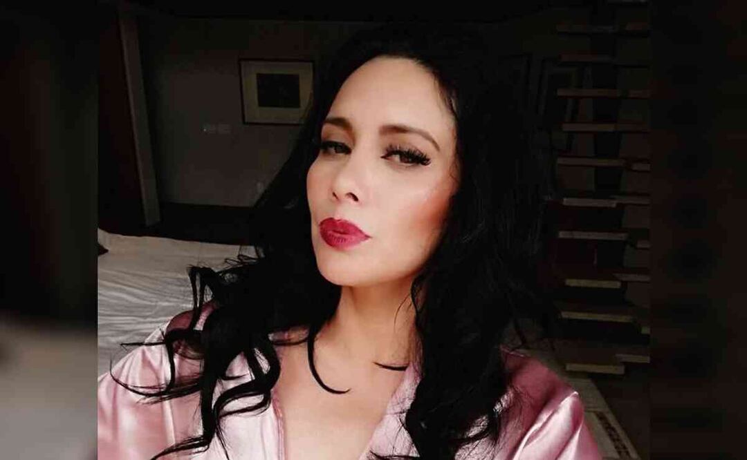 Sugey Ábrego despide 2023 y recibe 2024 con vestimenta llamativa