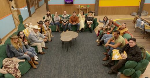 VIDEO: ¡Sin pudor! Famoso de La Granja VIP no deja de rascarse esta parte del cuerpo EN VIVO