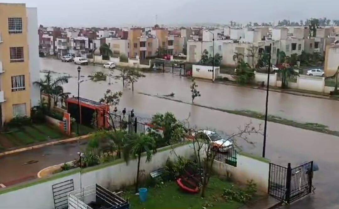 Sitios turísticos tienen destino final en Acapulco, luego del paso de huracán Otis 