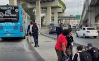 ¡Peligro en Avenida Central! Mexibús atropella a peatón que intentaba cruzar, en Ecatepec