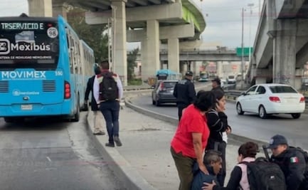 ¡Peligro en Avenida Central! Mexibús atropella a peatón que intentaba cruzar, en Ecatepec
