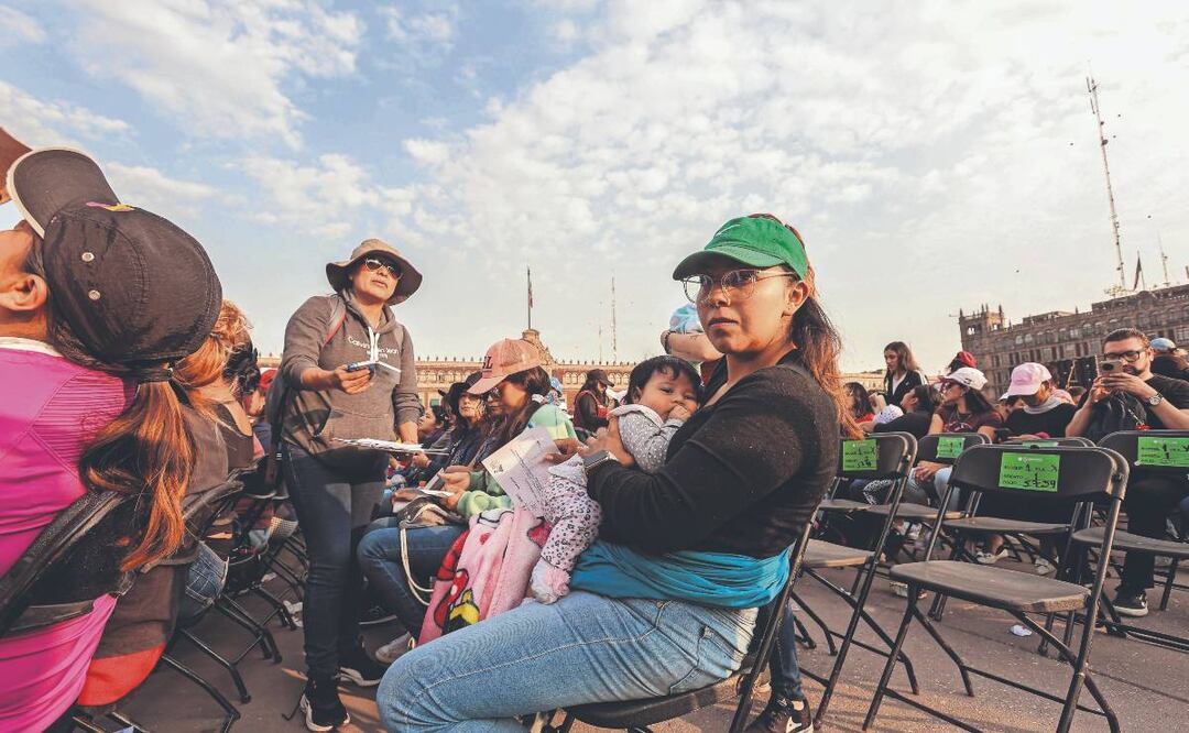 Clara Brugada entrega apoyos a niños y niñas chilangos que serán becados 'Desde la Cuna'