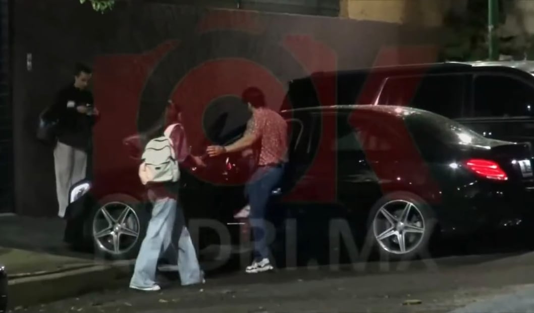 Arturo Carmona y la misteriosa mujer al otro día (Vía: Kadri Paparazzi)