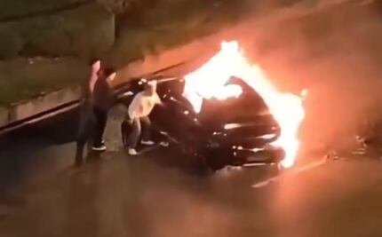 Hombre murió calcinado dentro de su auto eléctrico, las puertas no se abrieron