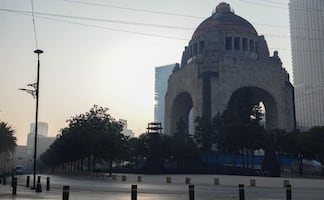 El Monumento a la Revolución es una tumba ¿Quiénes descansan debajo de su construcción? 