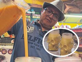 La historia del curado de cempasúchil que se volvió tradición en Xochimilco