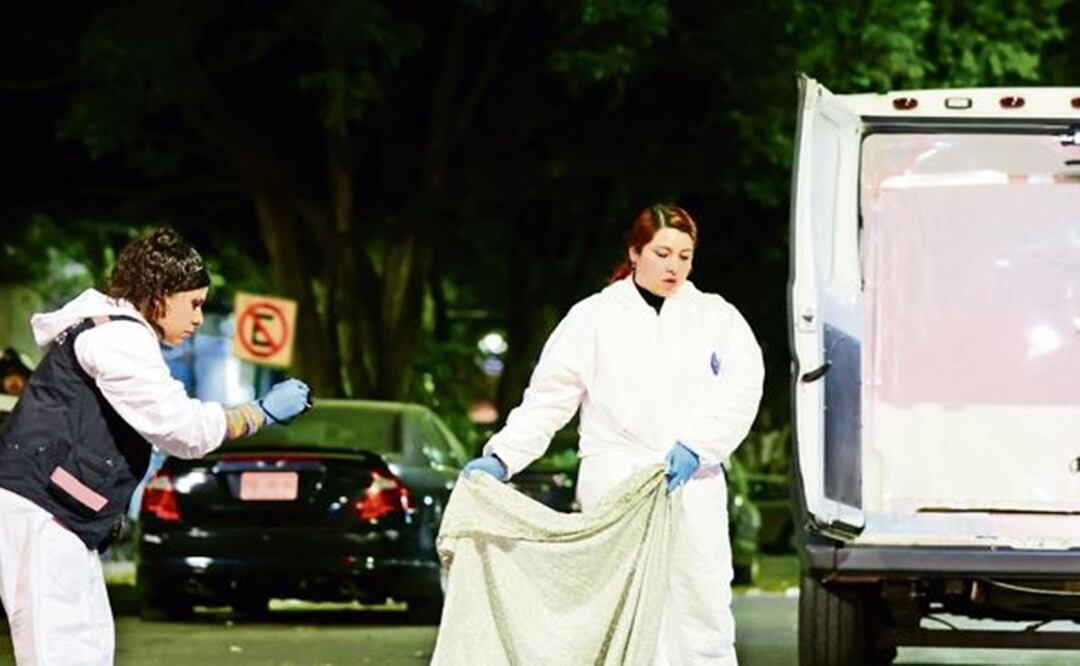 ¡Le llegó el karma! Ladrón en moto muere atropellado por su víctima, en CDMX