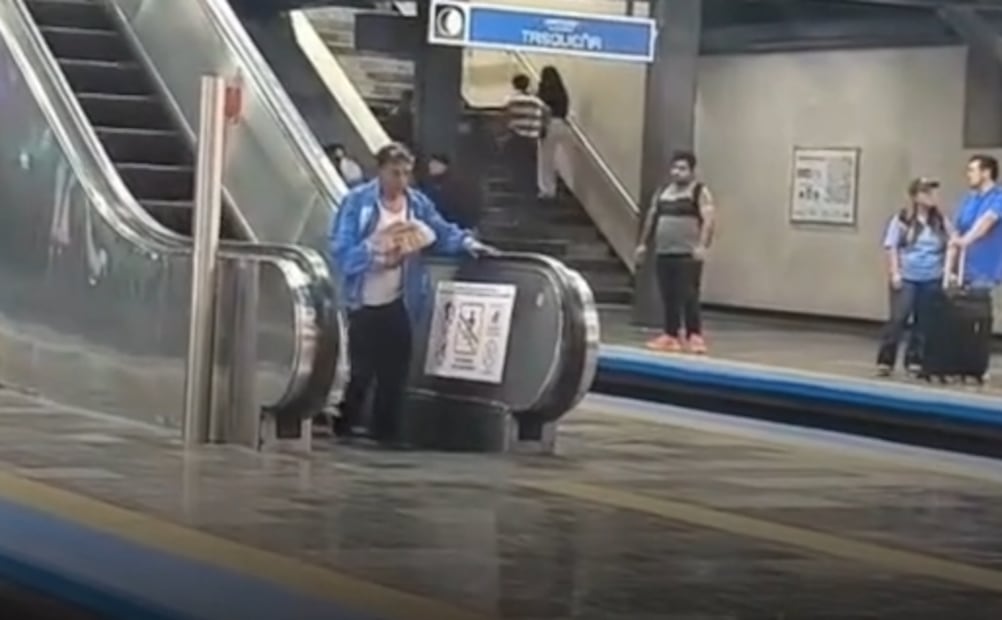 ¡Cardio de alto riesgo! Hombre convierte escaleras del Metro en caminadora
Foto: Redes Sociales
