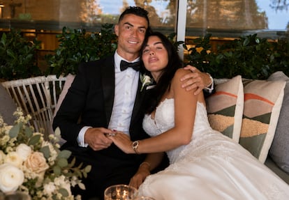 Cristiano Ronaldo y Georgina Rodríguez celebran su boda y presumen romántica foto