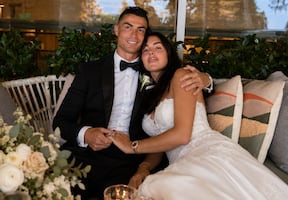 Cristiano Ronaldo y Georgina Rodríguez celebran su boda y presumen romántica foto