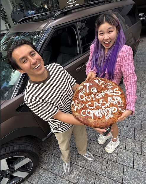 Pedida de mano de Chingu Amiga (Vía: Instagram)