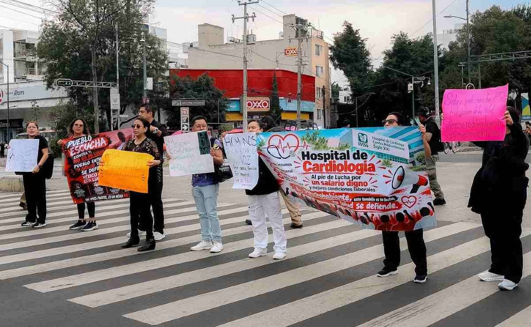 Megamarcha de trabajadores del IMSS. Foto: (Osmar Alvarado)