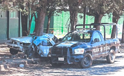 Hombres mueren prensados dentro de un auto tras estamparse con un tronco en Edomex