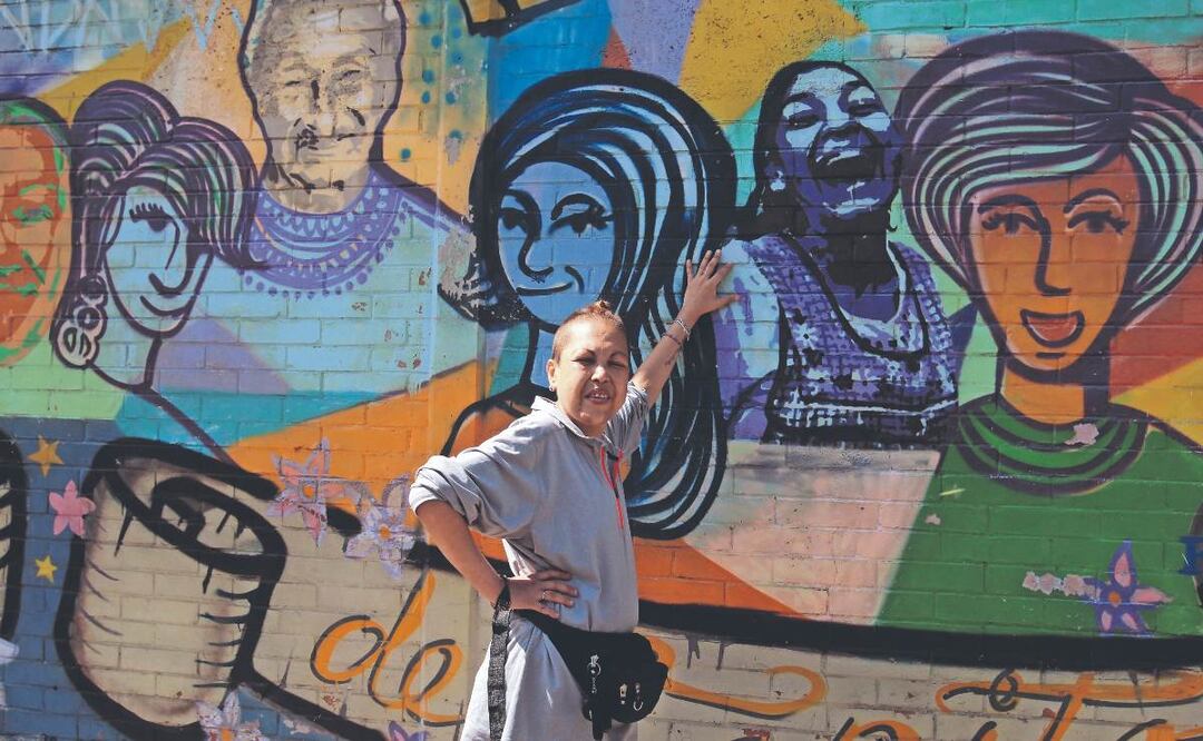 Habitantes de Tepito tapan propaganda política con murales