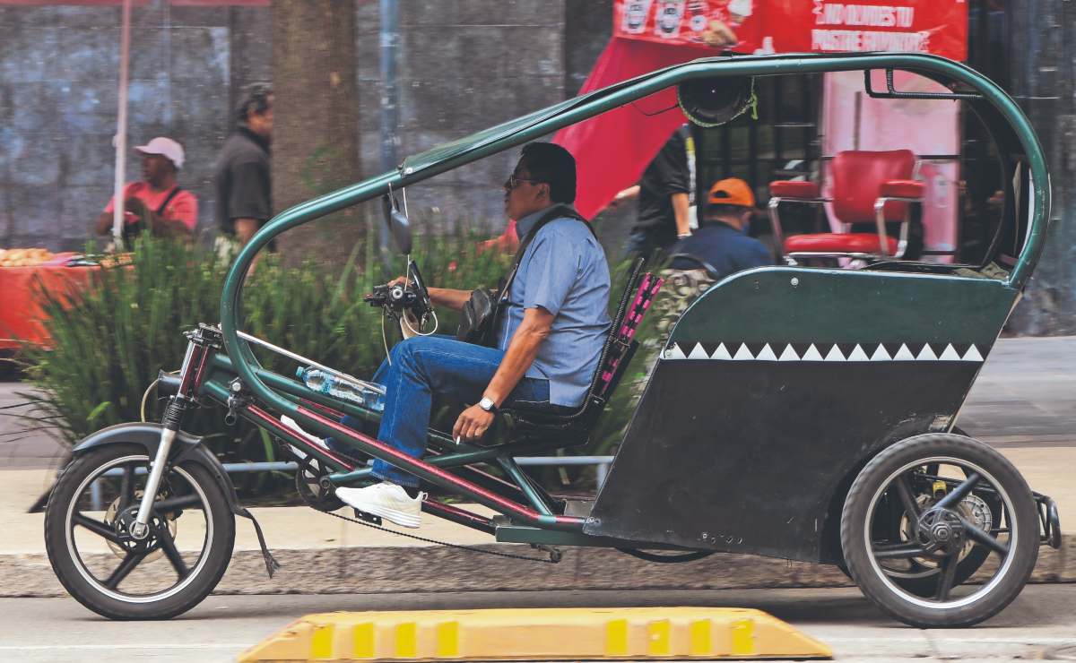 Ciclotaxis se agandallan el Centro Histórico de la CDMX con cobros elevados y sin placas