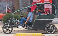 Ciclotaxis se agandallan el Centro Histórico de la CDMX con cobros elevados y sin placas