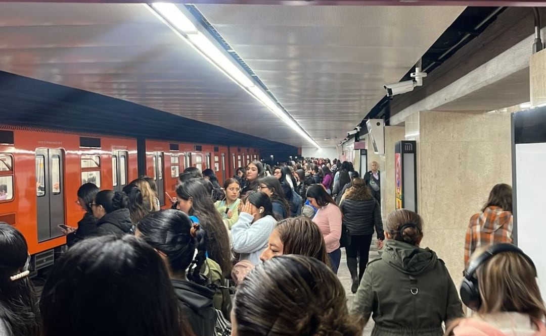 Retrasos en el Metro CDMX. Foto: (X: @MetroCDMX)