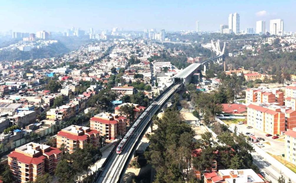 Foto: Cuartoscuro (El Tren México - Toluca reduce el tiempoi de traslado de los pasajeros considerablemente)