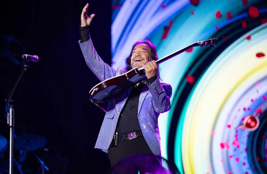 Buki llena el Estadio GNP (Foto: Cortesía)