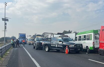 Chofer en sentido contrario desata tragedia y mata a mujer en el Circuito Exterior Mexiquense