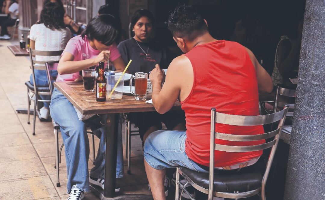 Gobierno de la CDMX admite que hay quejas por bares y antros de calle Madero