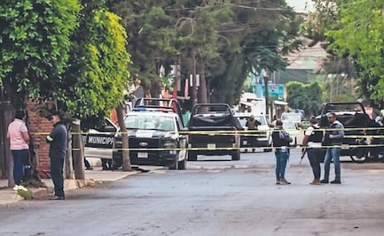 Despluman a pollero dealer que la repartía en su local, en Tultitlán