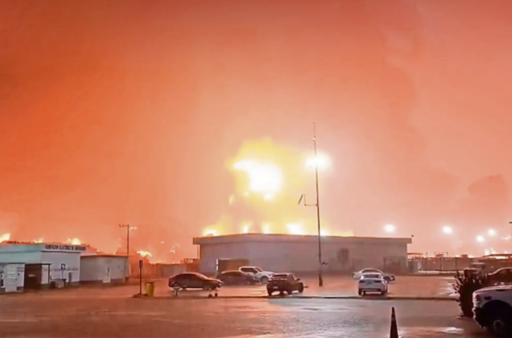 Tragedia en Dos Bocas: Incendio deja 5 trabajadores muertos en refinería de Pemex (Foto: Captura de video)