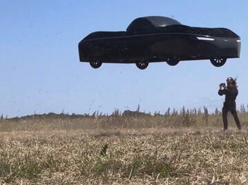 ¡Cómo de película! Auto volador hace pruebas en el cielo de California 🚘