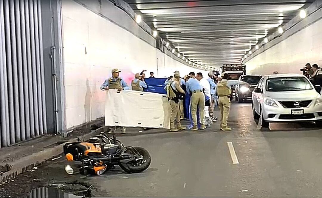 Hoy 12 de agosto fallece motociclista en bajo puente de Avenida Chapultepec, CDMX