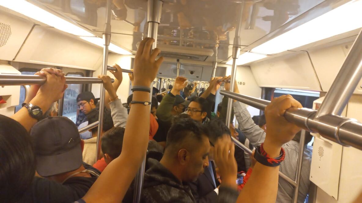Línea 2 del Metro estuvo detenida por varios minutos, ésta fue la razón