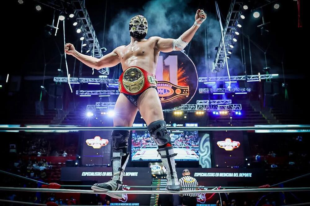 Foto: CMLL (Titán por fin gana el Campeonato Universal, en el 69 Aniversario de la Arena México)