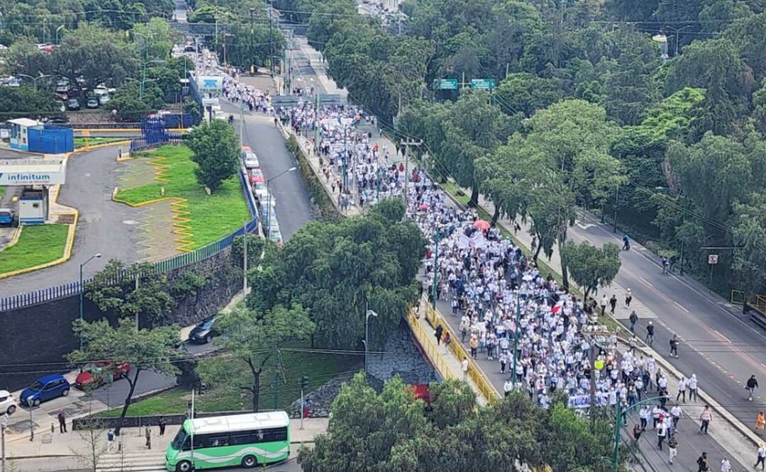 Insurgentes Sur colapsa, manifestantes cierran la circulación hoy 28 de agosto, rutas alternas