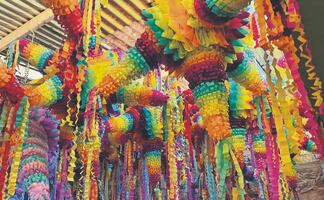 Piñateros de Acolman denuncian desplome de ventas por mercancía china