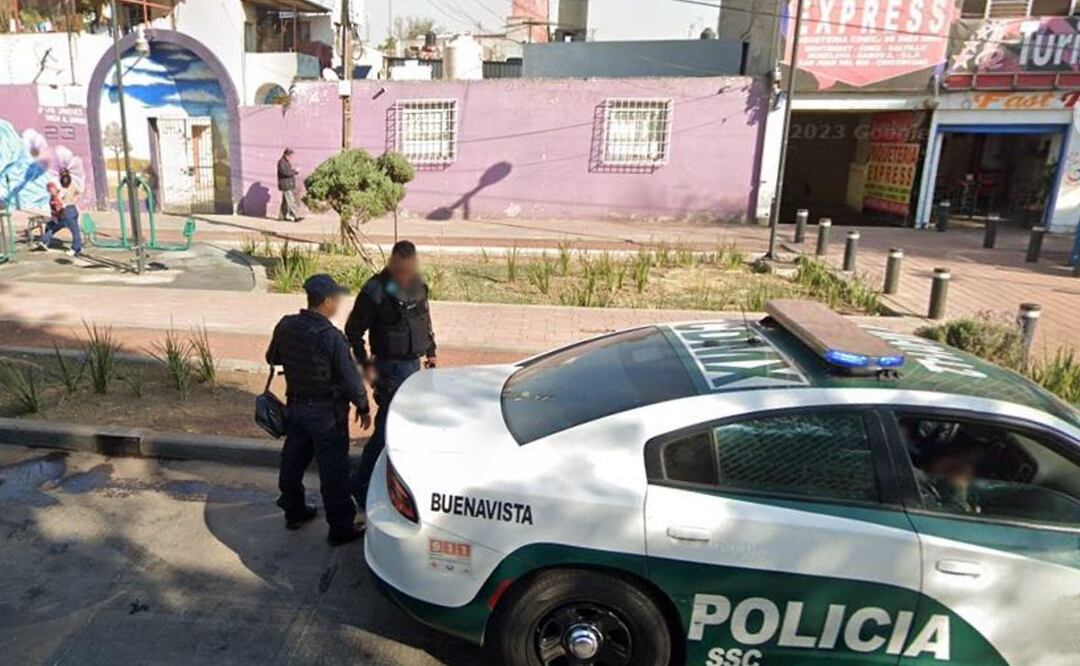 Policía se da tiro en la cabeza y muere, en una vecindad del Centro de la CDMX