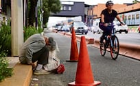  ¡Lo dejan en visto! Adulto mayor se desvanece sobre Calzada de Tlalpan en la alcaldía Benito Juárez