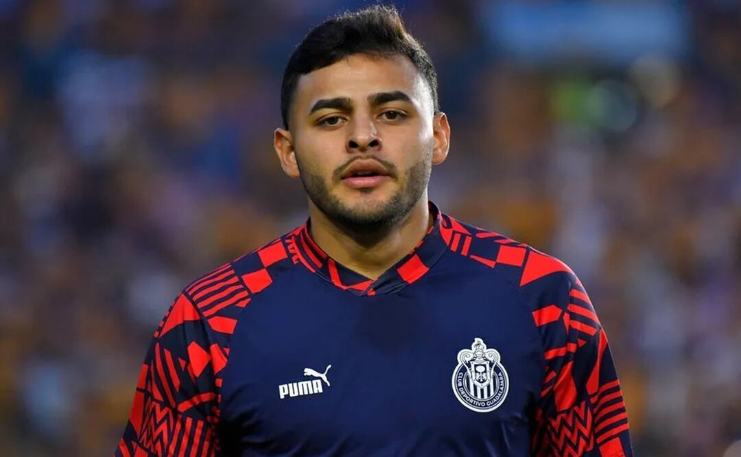 ¡A donde lo aguanten! Alexis Vega se baja el salario para huir de Chivas